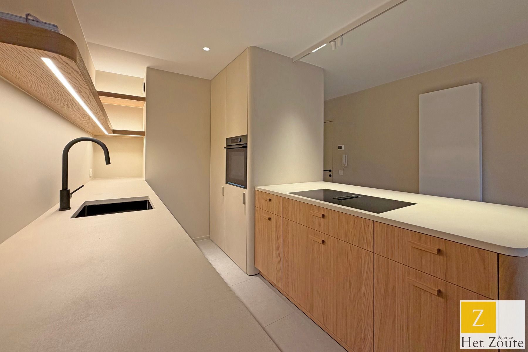 Gerenoveerd app - vlakbij Zeedijk - inclusief staanplaats foto 4