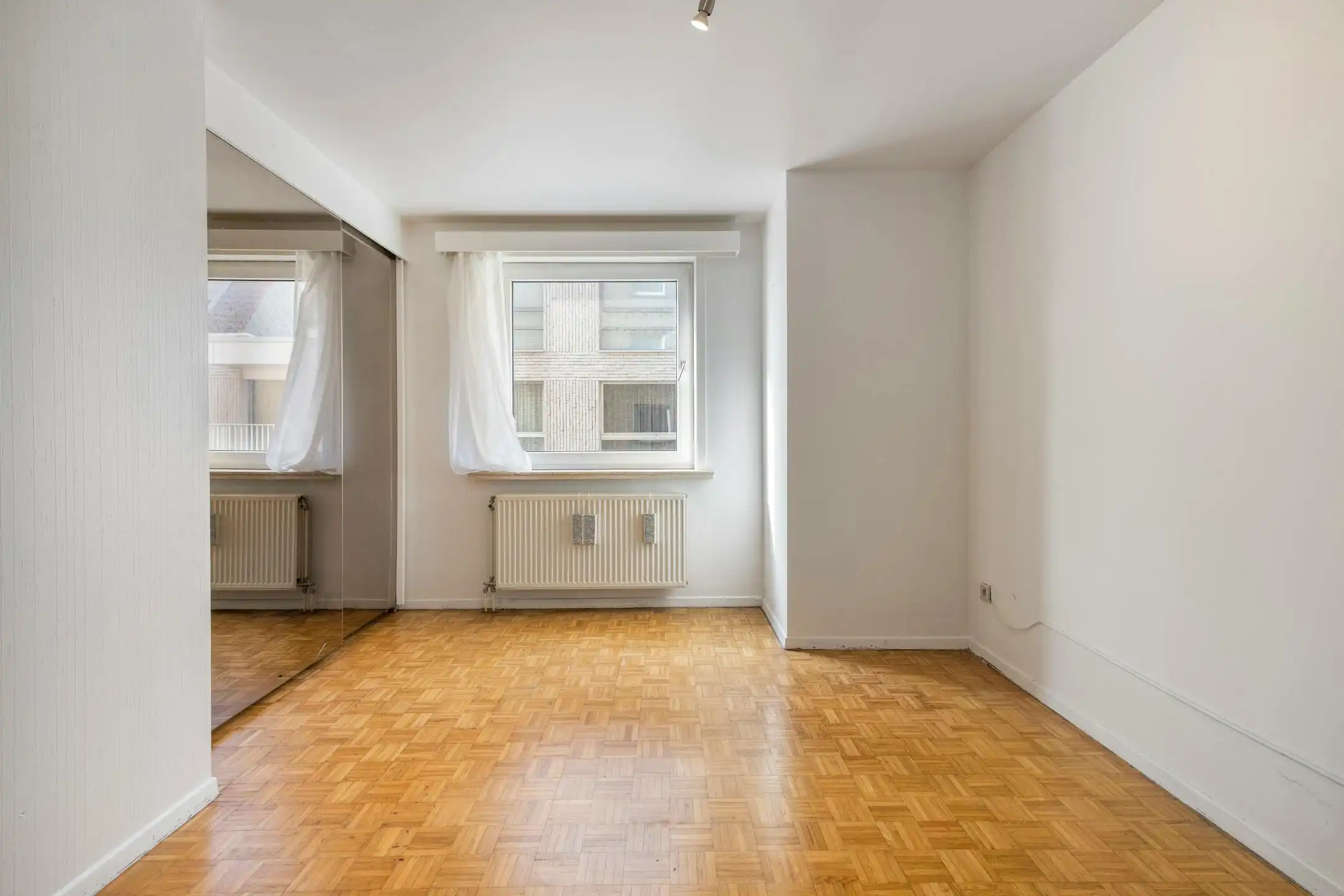 Appartement te koop op wandelafstand van het strand te Heist foto 10