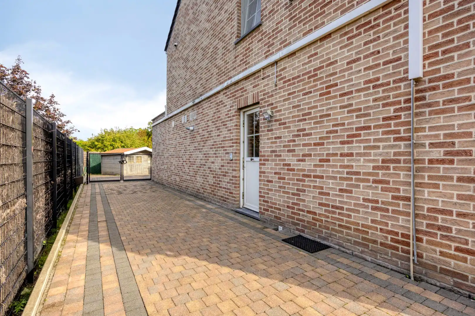 Appartement met 2 slaapkamers en autostaanplaats in Lubbeek! - EPC 102 kWh/m² - bewoonbare opp. 99 m² foto 3