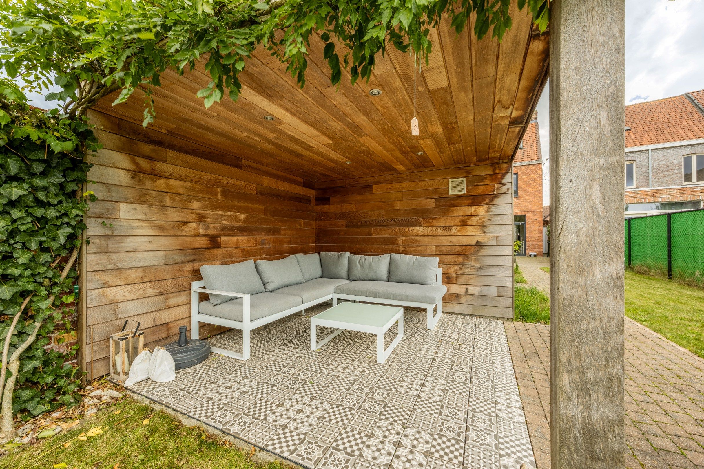 Gerenoveerde rijwoning met tuin foto 18