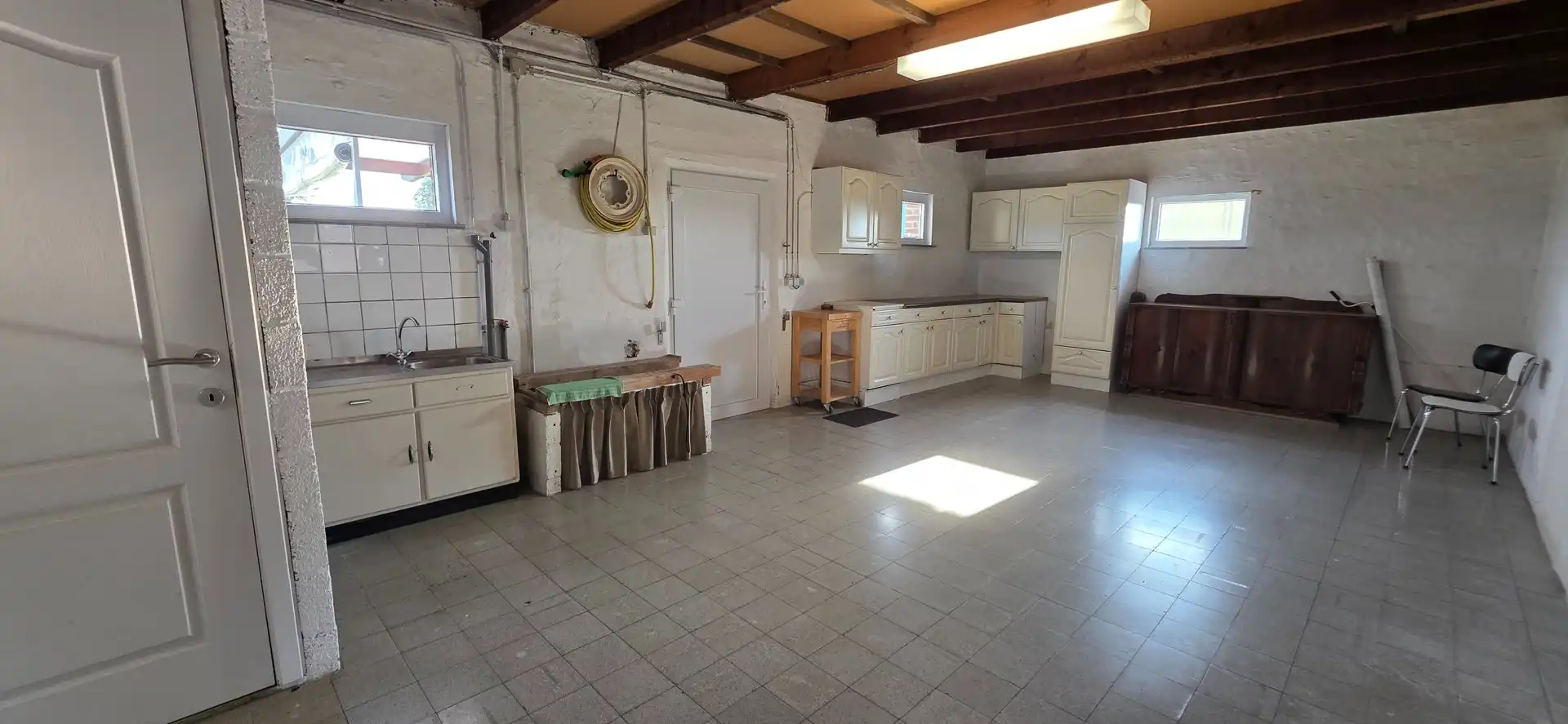 Gunstig gelegen goed onderhouden hoevewoning foto 23