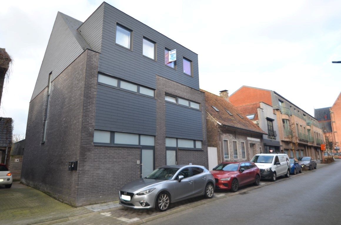 Centrumwoning met 3 slpk en garage foto {{pictureIndex}}