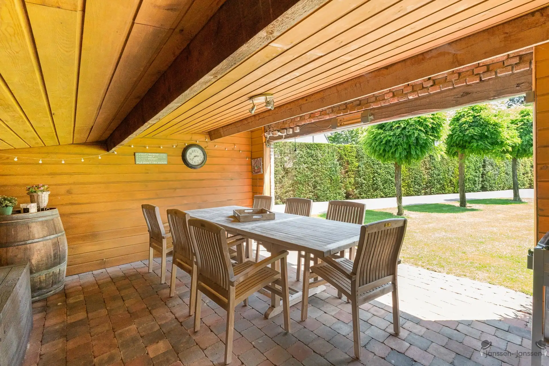 instapklare villa met zwembad foto 20