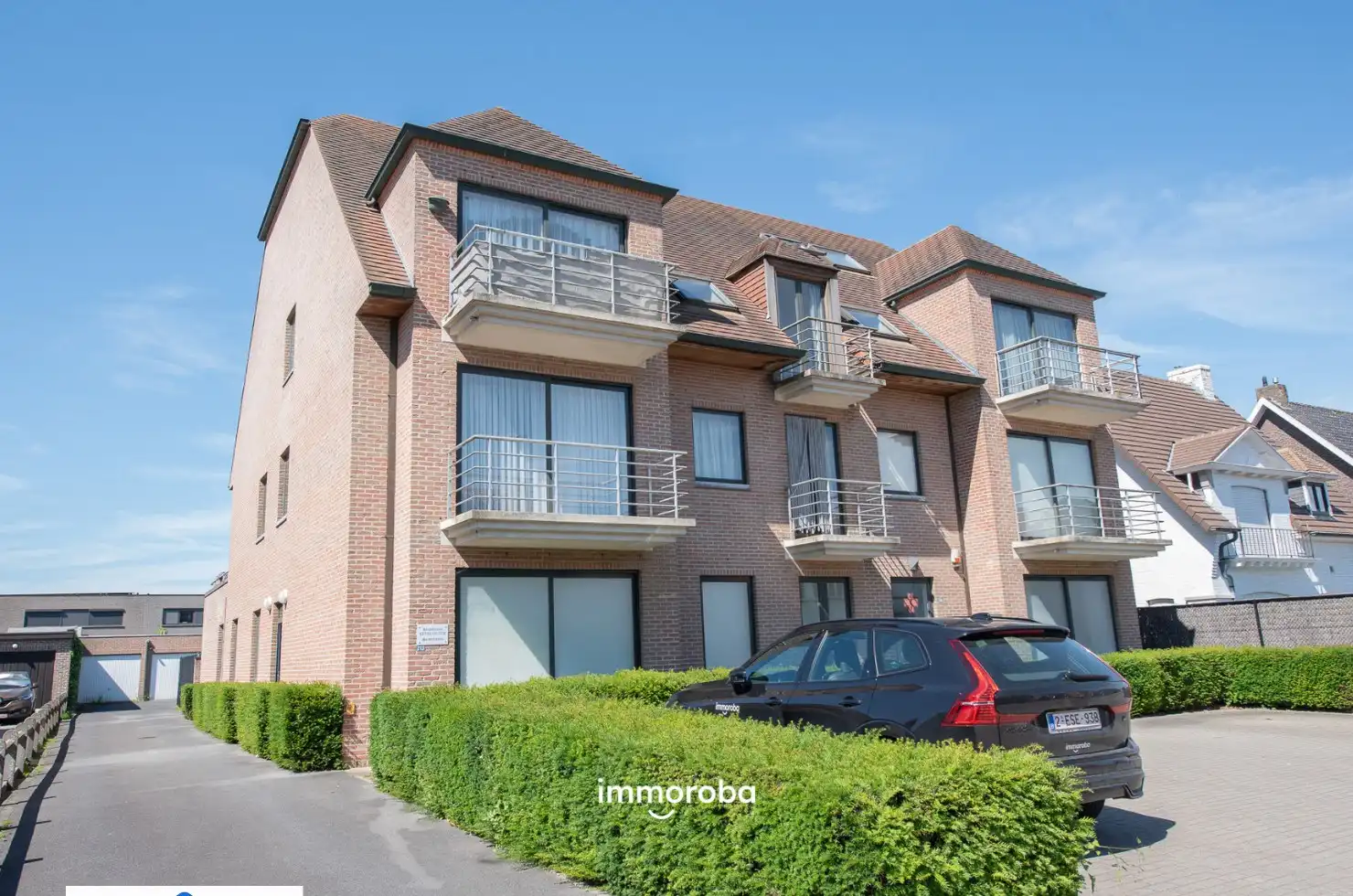 Te koop – Gelijkvloers appartement met terras, tuin en garage in Wielsbeke foto {{pictureIndex}}