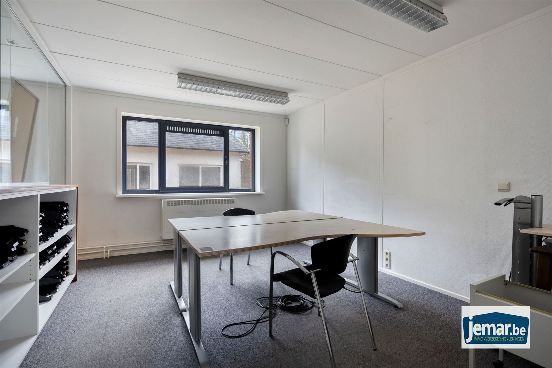 Villa met professionele opslagruimte, kelder en kantoorruimtes. foto 76