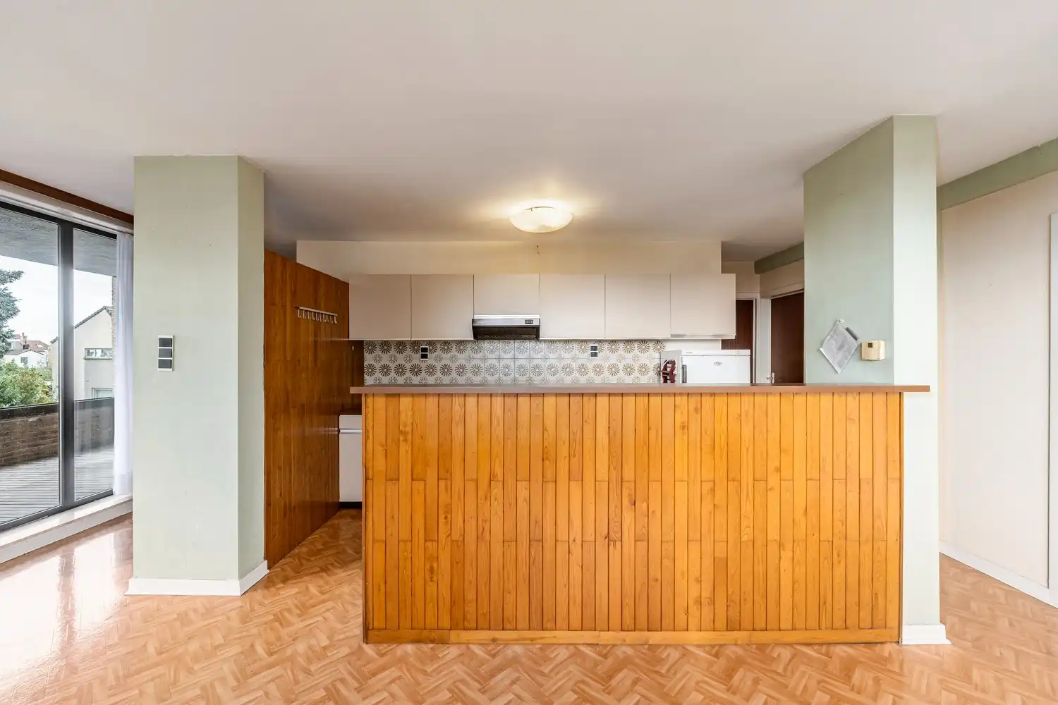 Appartement met 2 slaapkamers, garage, terras en kelder op centrale ligging foto 8