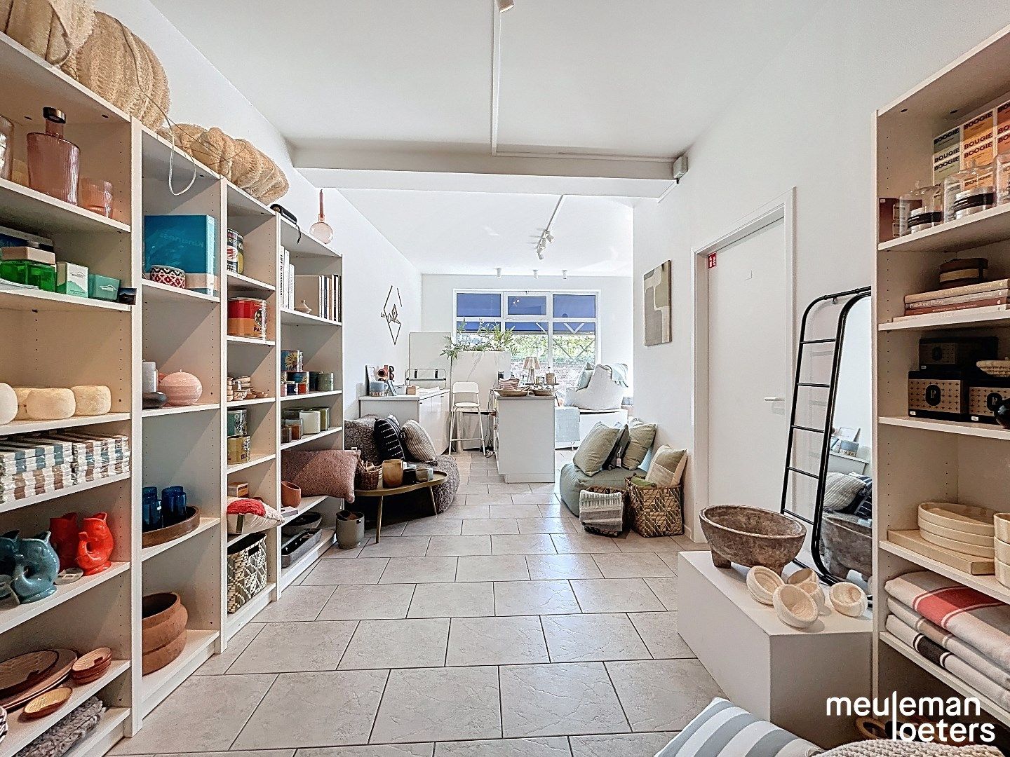 Instapklaar handelspand met ruime etalage  foto 5