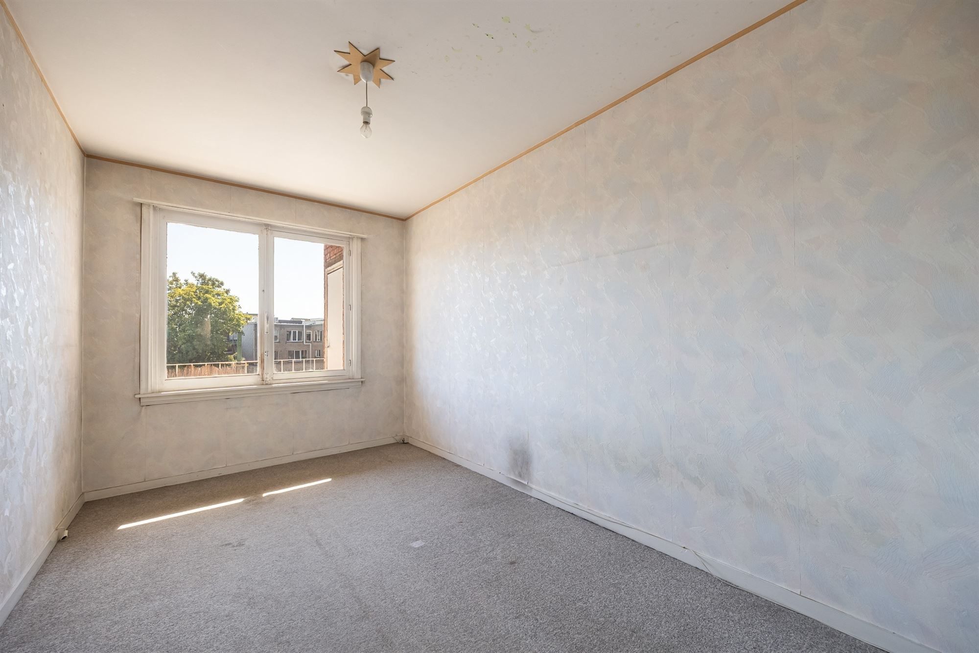 Op te frissen appartement met zuidgericht terras foto 9