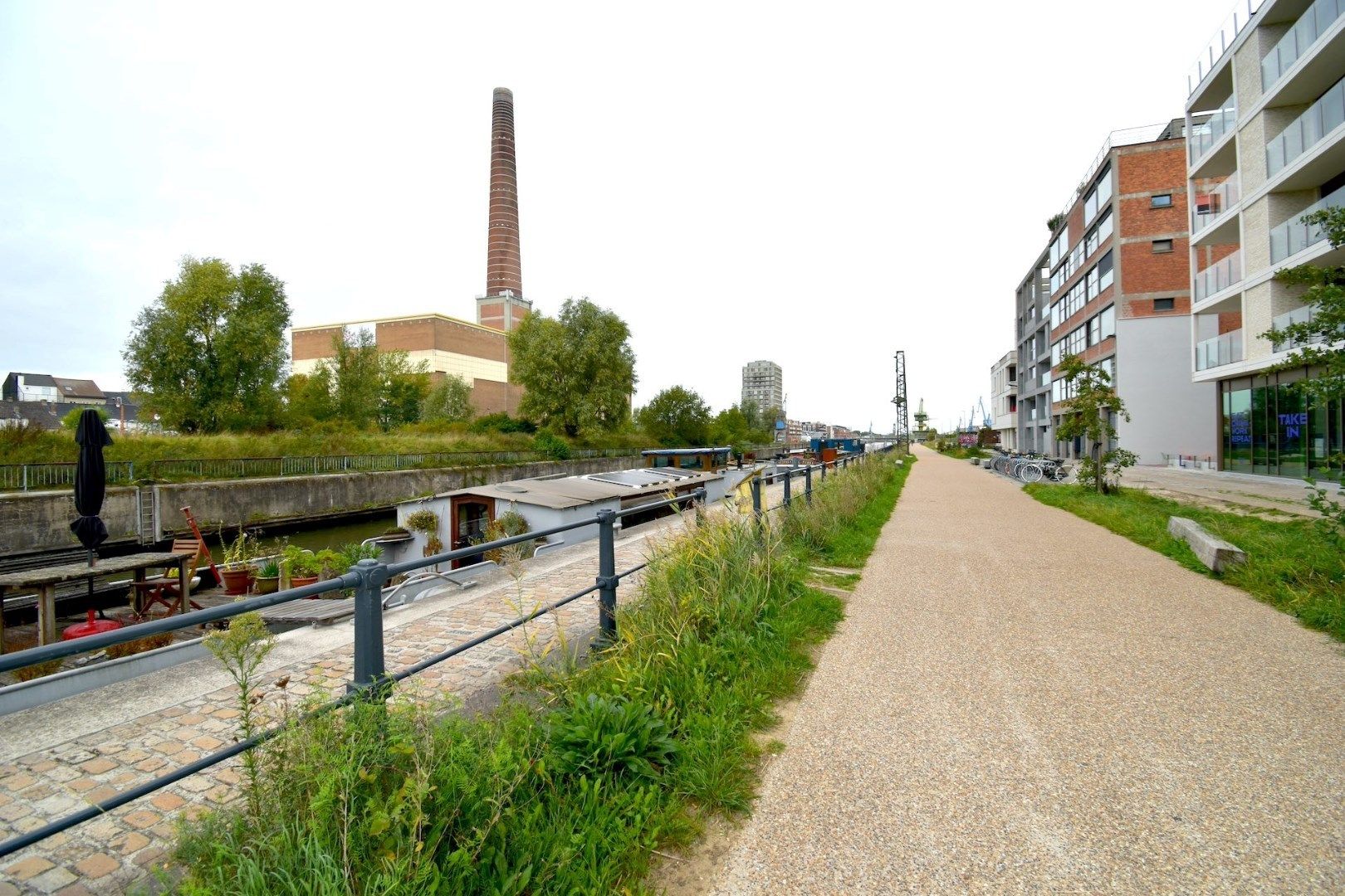 Volledig Ingericht 2 slaapkamerapp. met terras en staanplaats foto 12