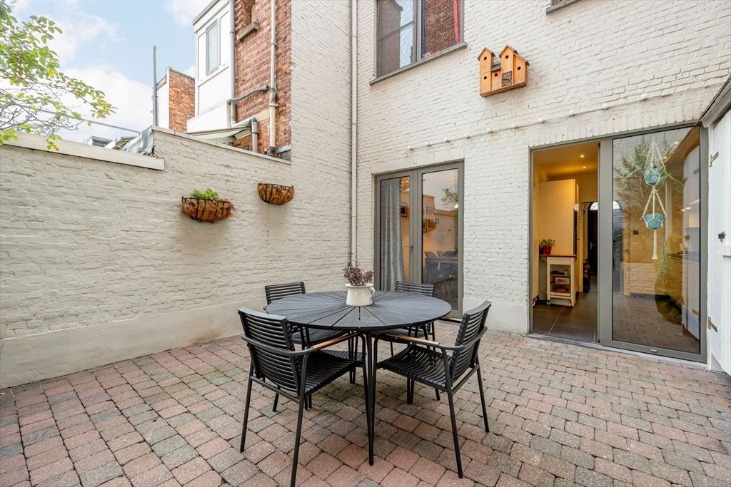 Lichte, instapklare woning met stadstuin foto 9