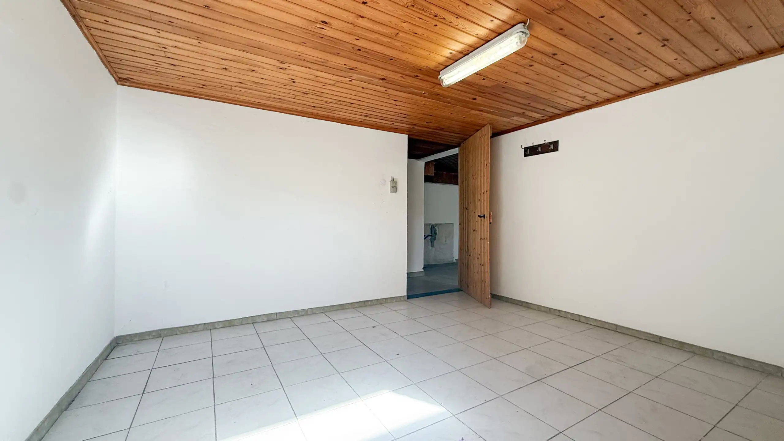 Ruime vrijstaande woning op 709 m² met veel potentieel! foto 34