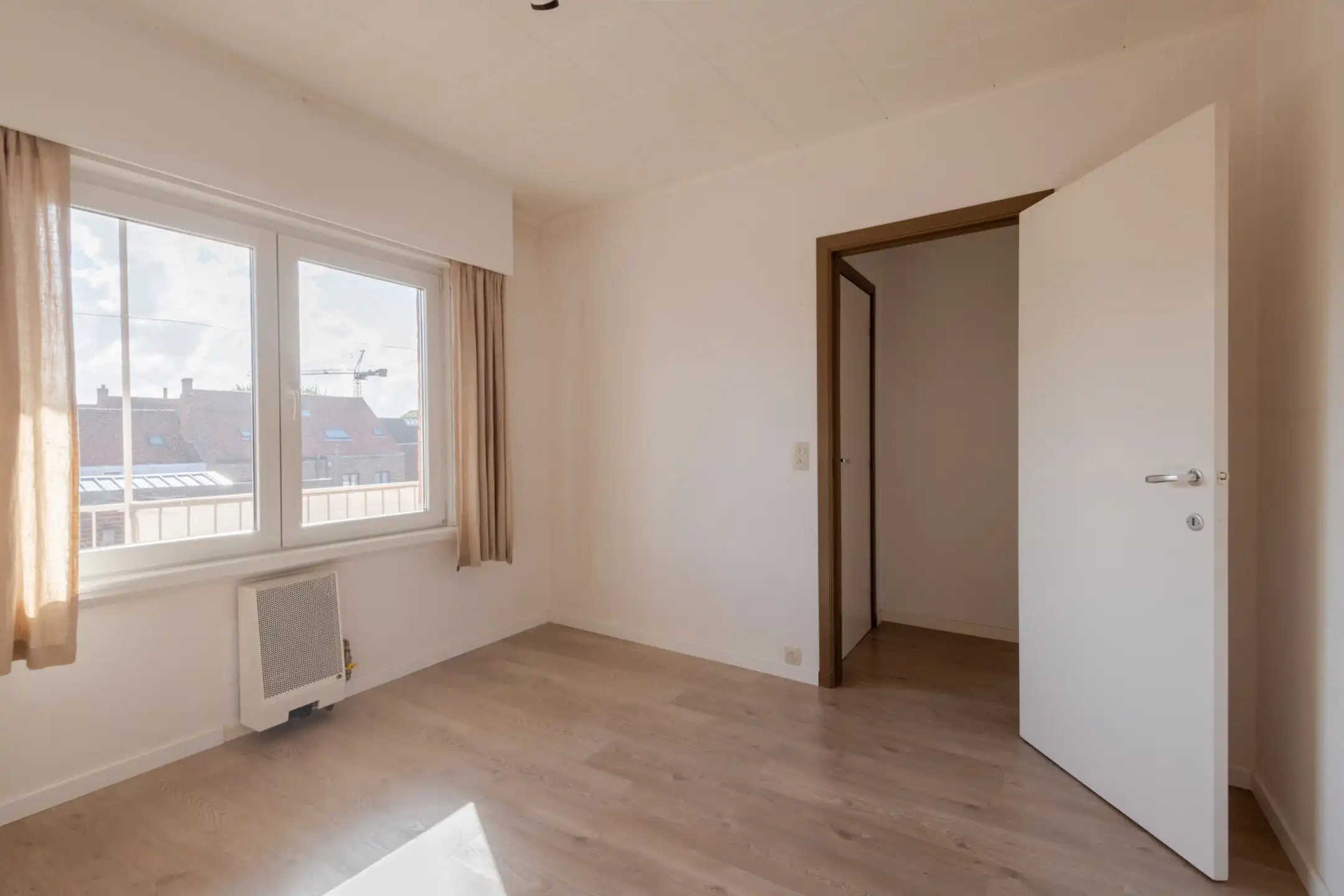 Instapklaar 2-slaapkamerappartement met zonnig terras te koop in De Panne. foto 15