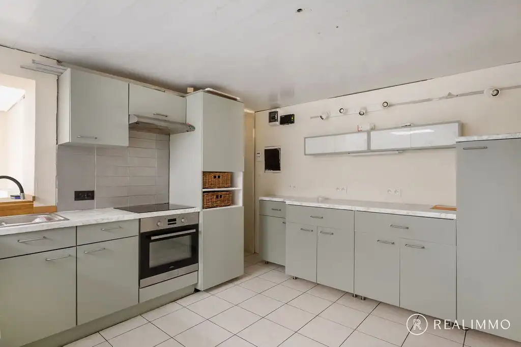 Op te frissen woning met 3 slaapkamers en binnenkoer te Celles foto 6