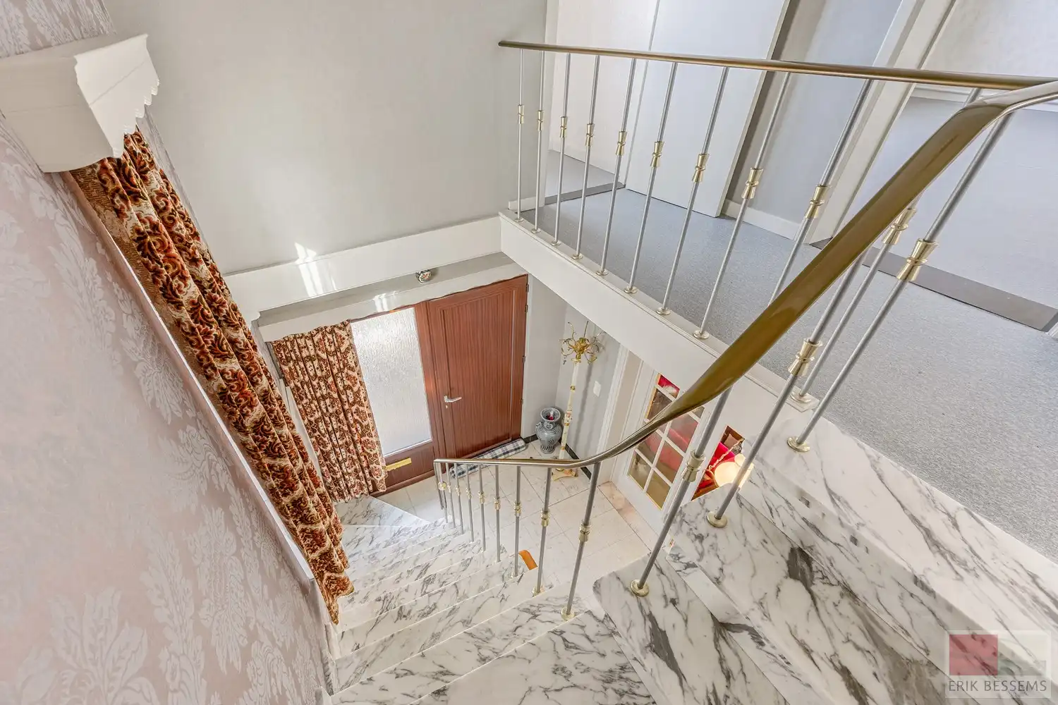 Leuke te renoveren halfopen bebouwing met potentieel en 3 ruime slaapkamers. foto 18