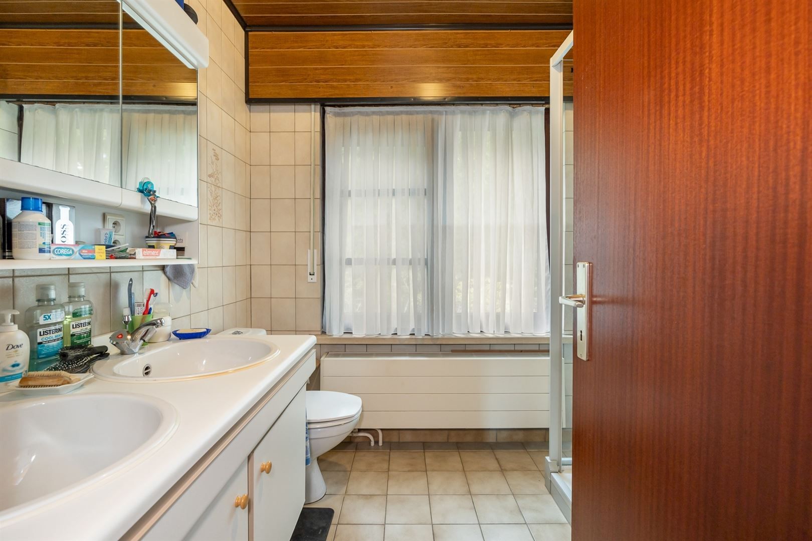 Ruime woning met 3 tot 4 slaapkamers en diepe tuin foto 11