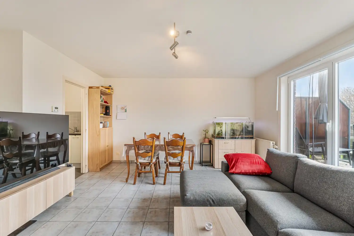 Ruim en energiezuinig appartement met 2 slaapkamers, een ruim terras en een autostaanplaats aan de rand van Leuven! foto 5