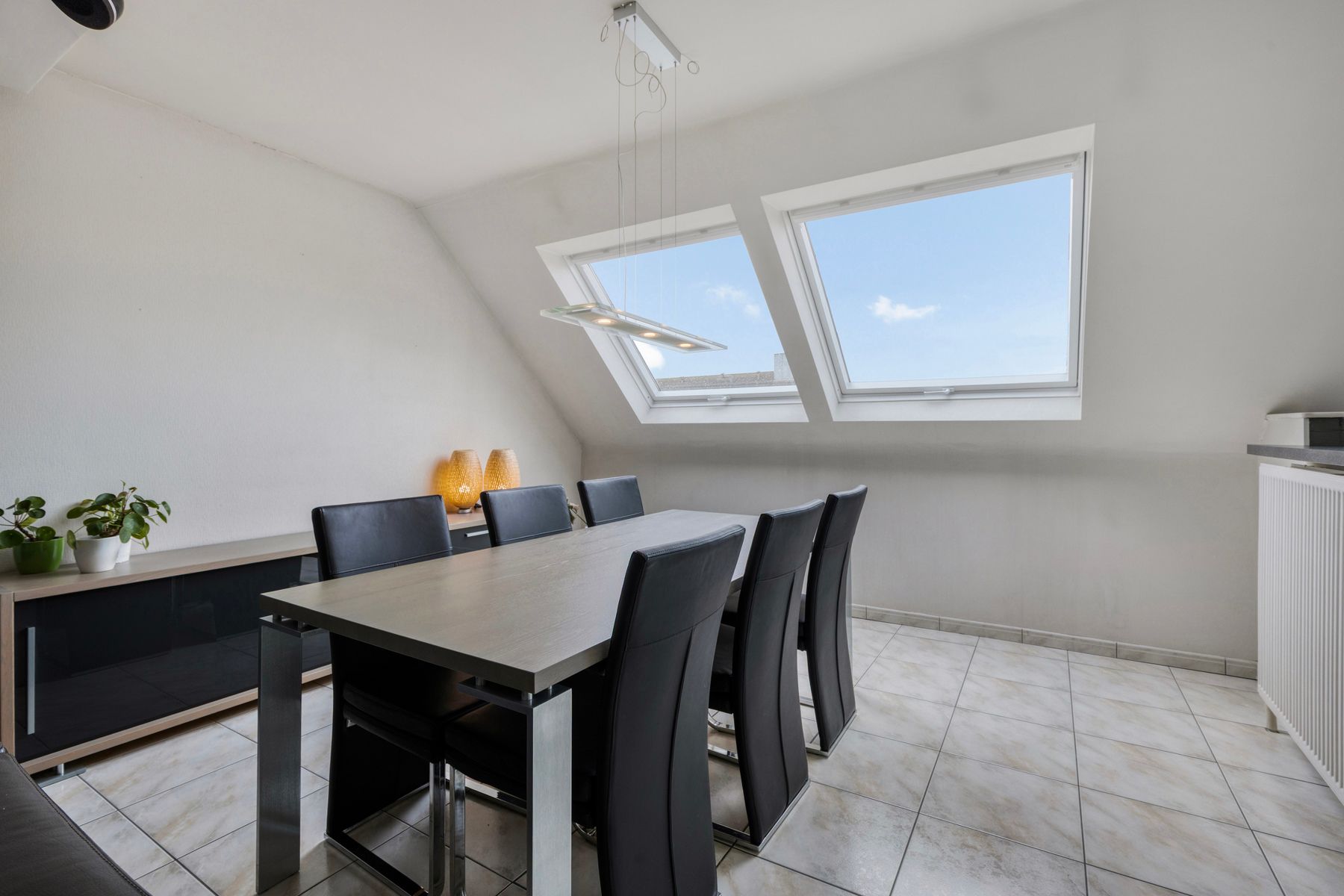 Ruim appartement met 3 slaapkamers! foto 5