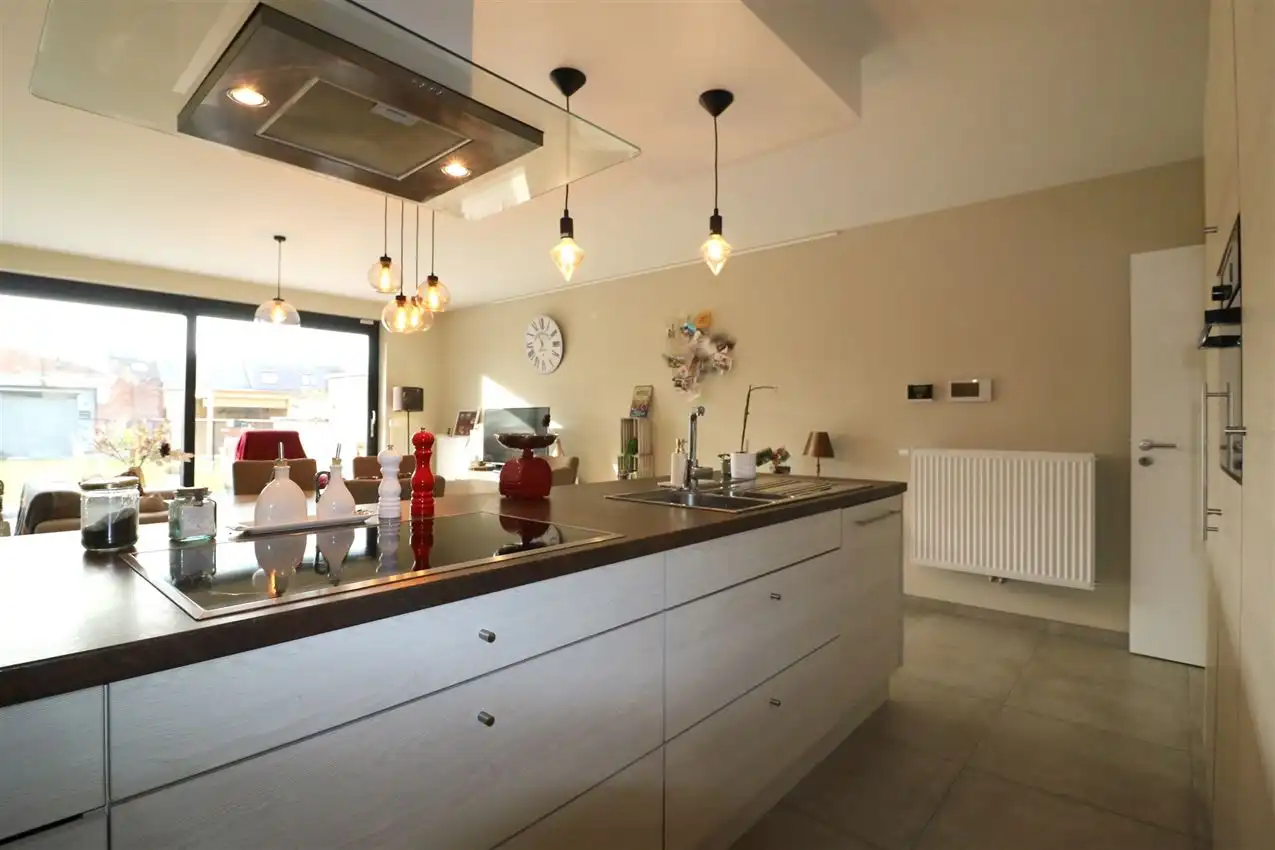 Gelijkvloers appartement met zuidgericht terras en tuintje, autostaanplaats foto 10