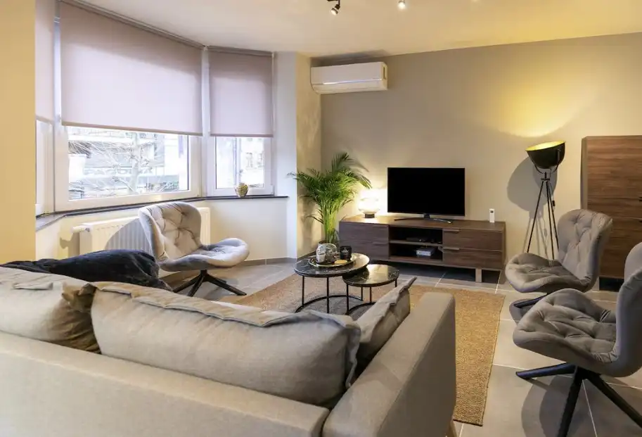 Stijlvol duplex-appartement met 2 slaapkamers en parkeerplaats te huur op toplocatie in Maasmechelen. foto 3