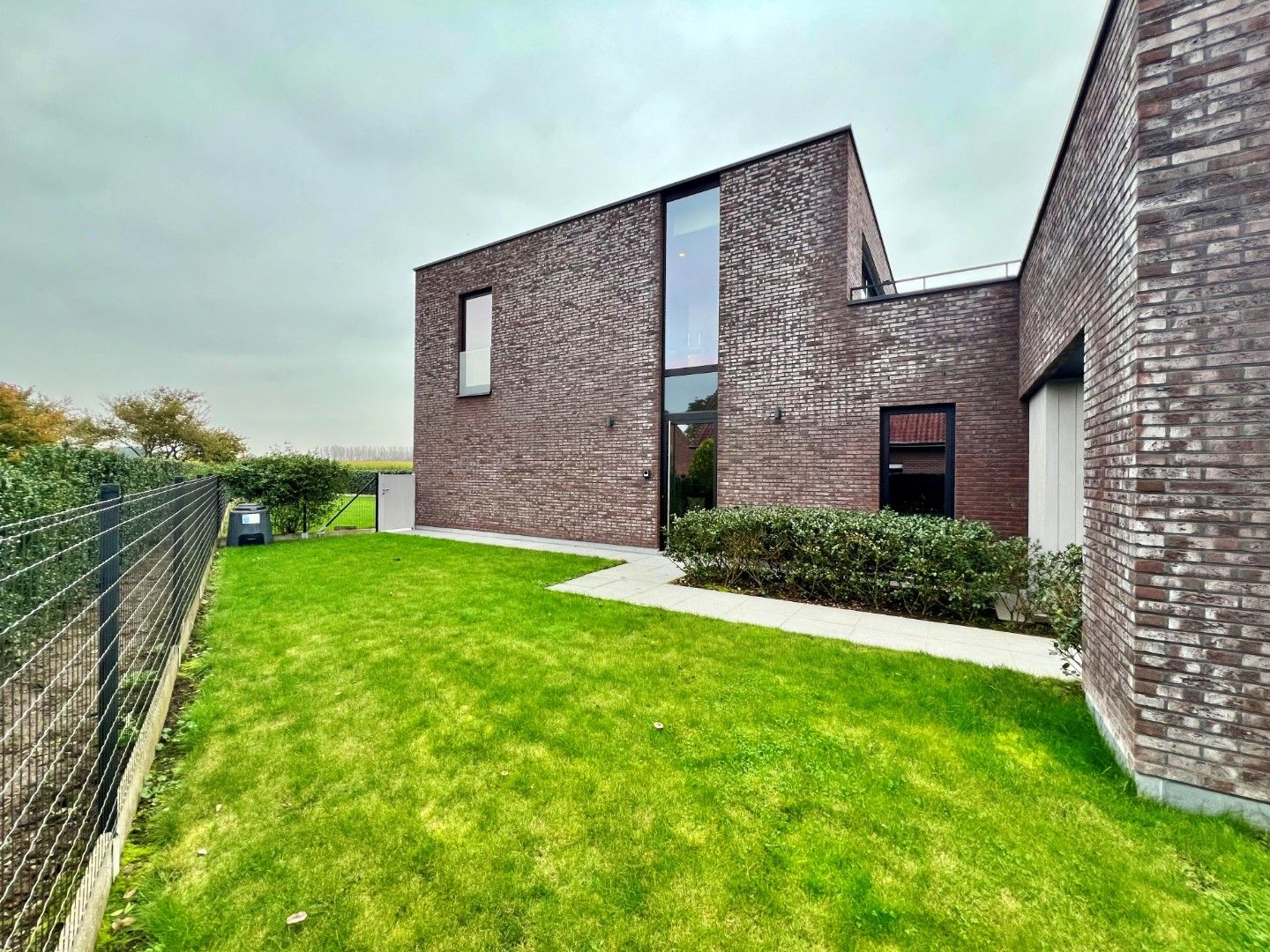 Te huur: moderne woning met panoramisch uitzicht in Deinze (Meigem) foto {{pictureIndex}}