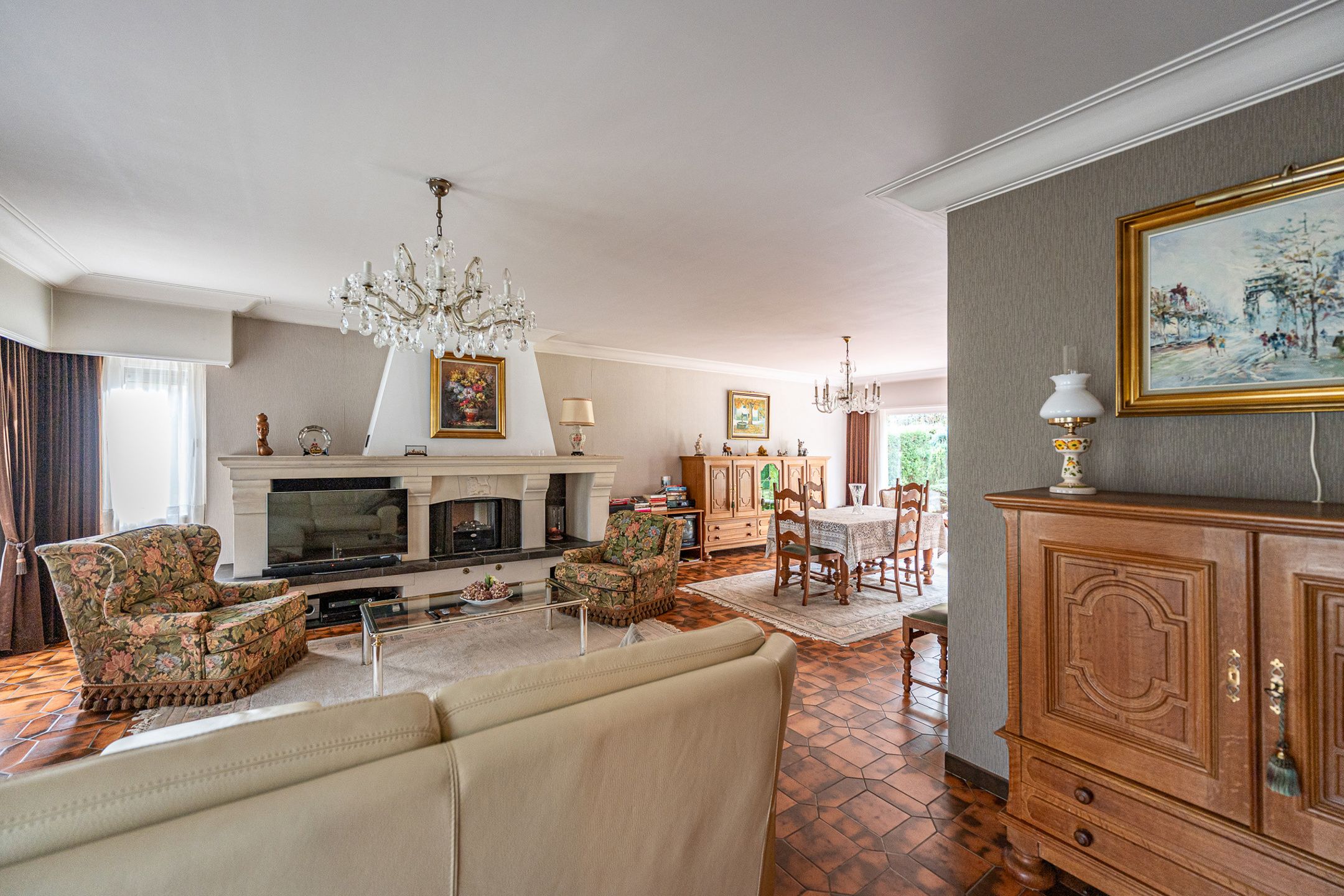 Ruime gezinswoning  in residentiële, groene omgeving foto 9