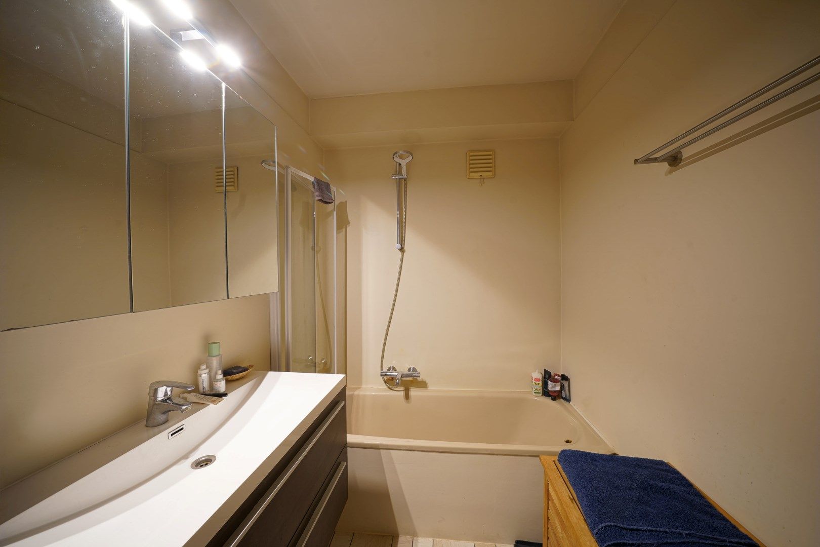 Instapklaar 2-slaapkamerappartement met private staanplaats te Mariakerke (Oostende) foto 13