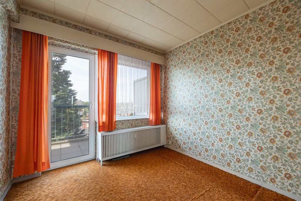 Lichtrijk, op te frissen appartement  foto 10
