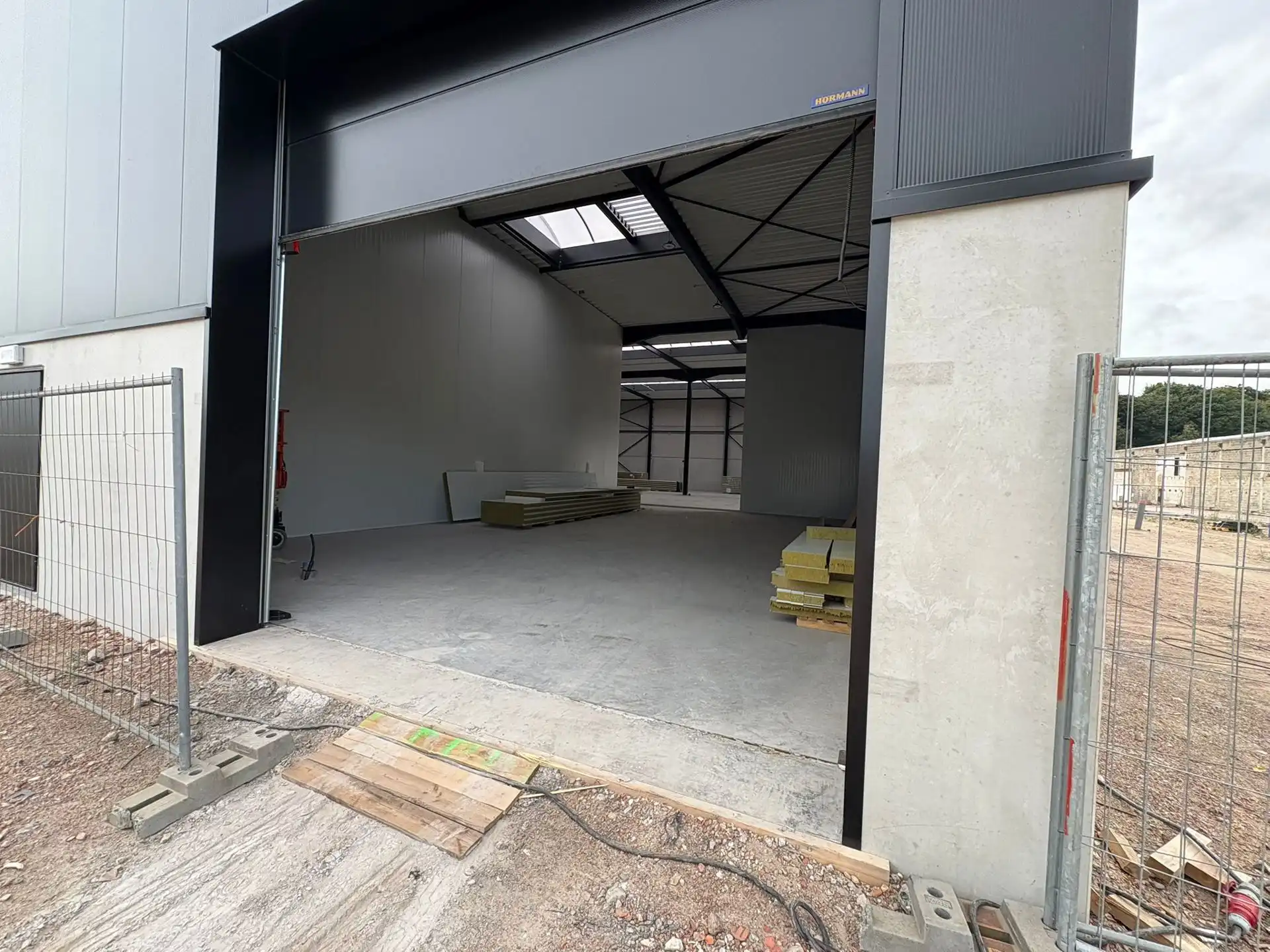 Nieuwbouw KMO-unit 280m² te huur Buggenhout foto 5