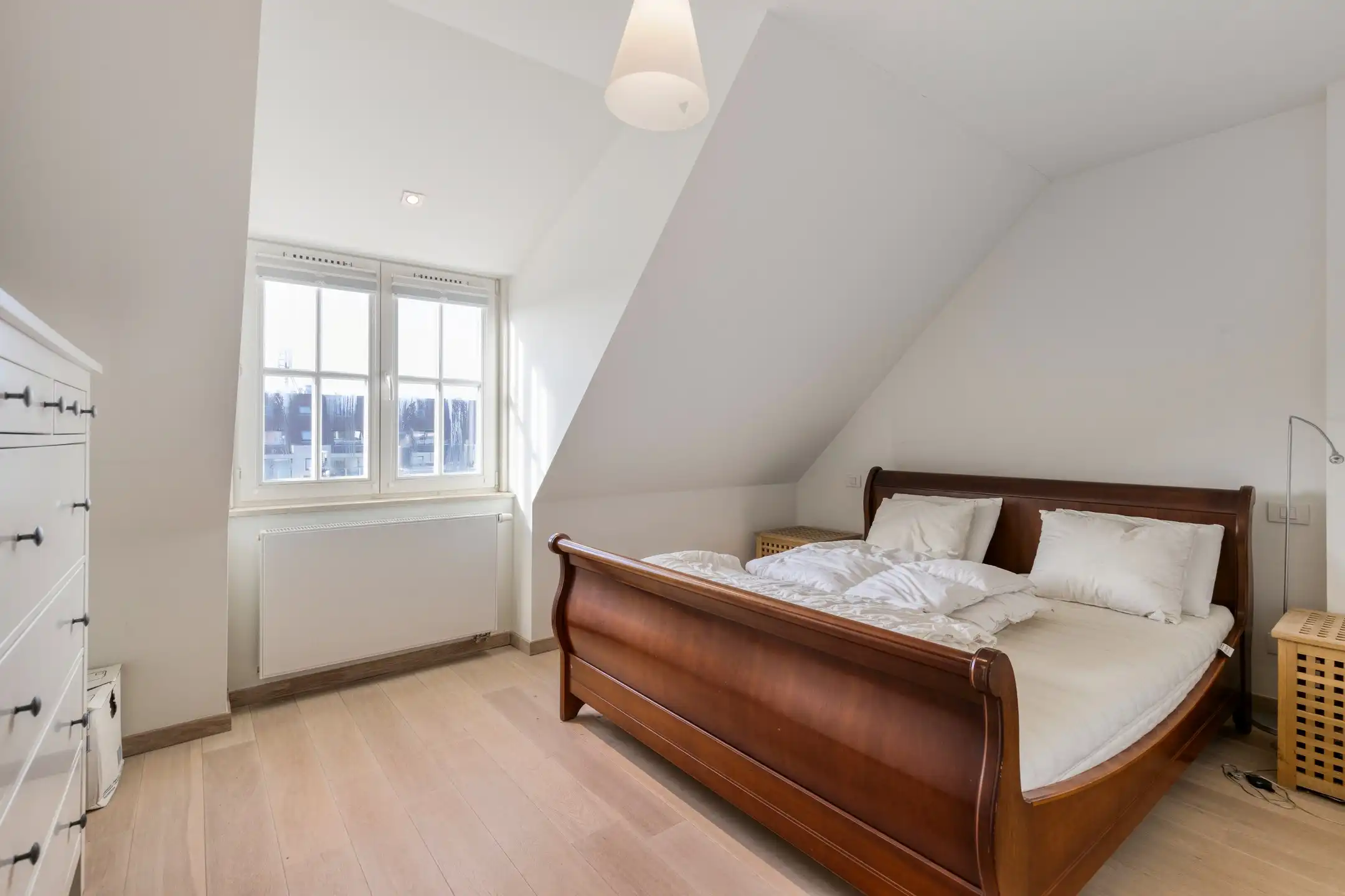 Instapklare duplex gelegen op slechts enkele passen ven het Van Bunnenplein en de zeedijk. foto 16