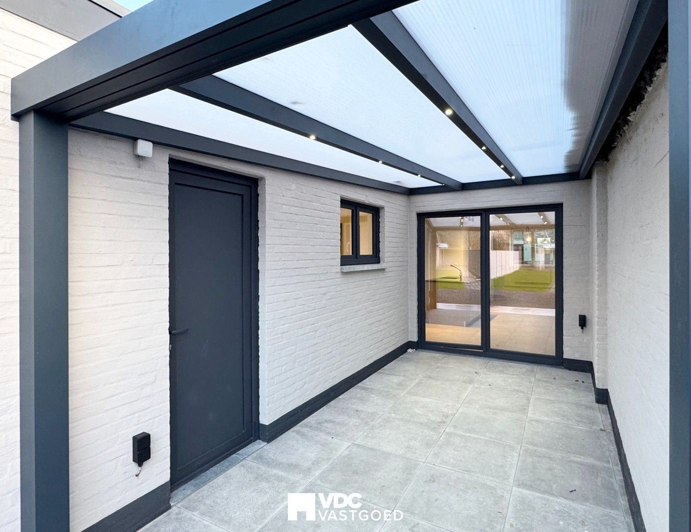 Volledig vernieuwde woning (170 m²) met tuin en garage foto 16