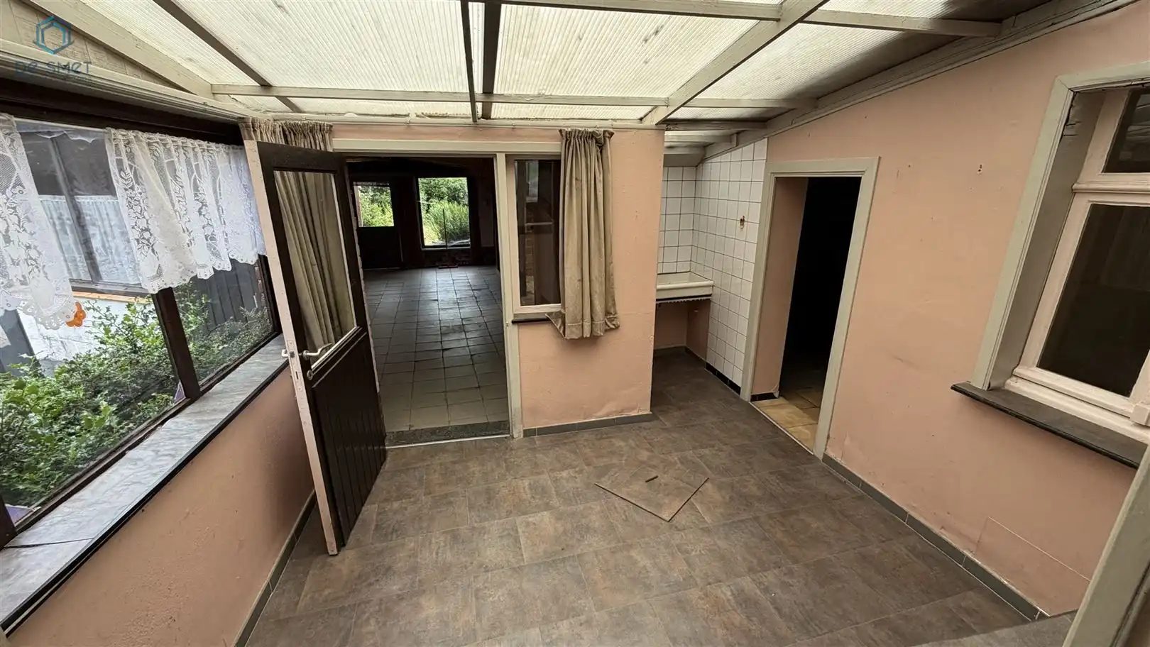 Te renoveren woning met 5 slaapkamers, garage en ruime tuin in het landelijke Viane foto 4