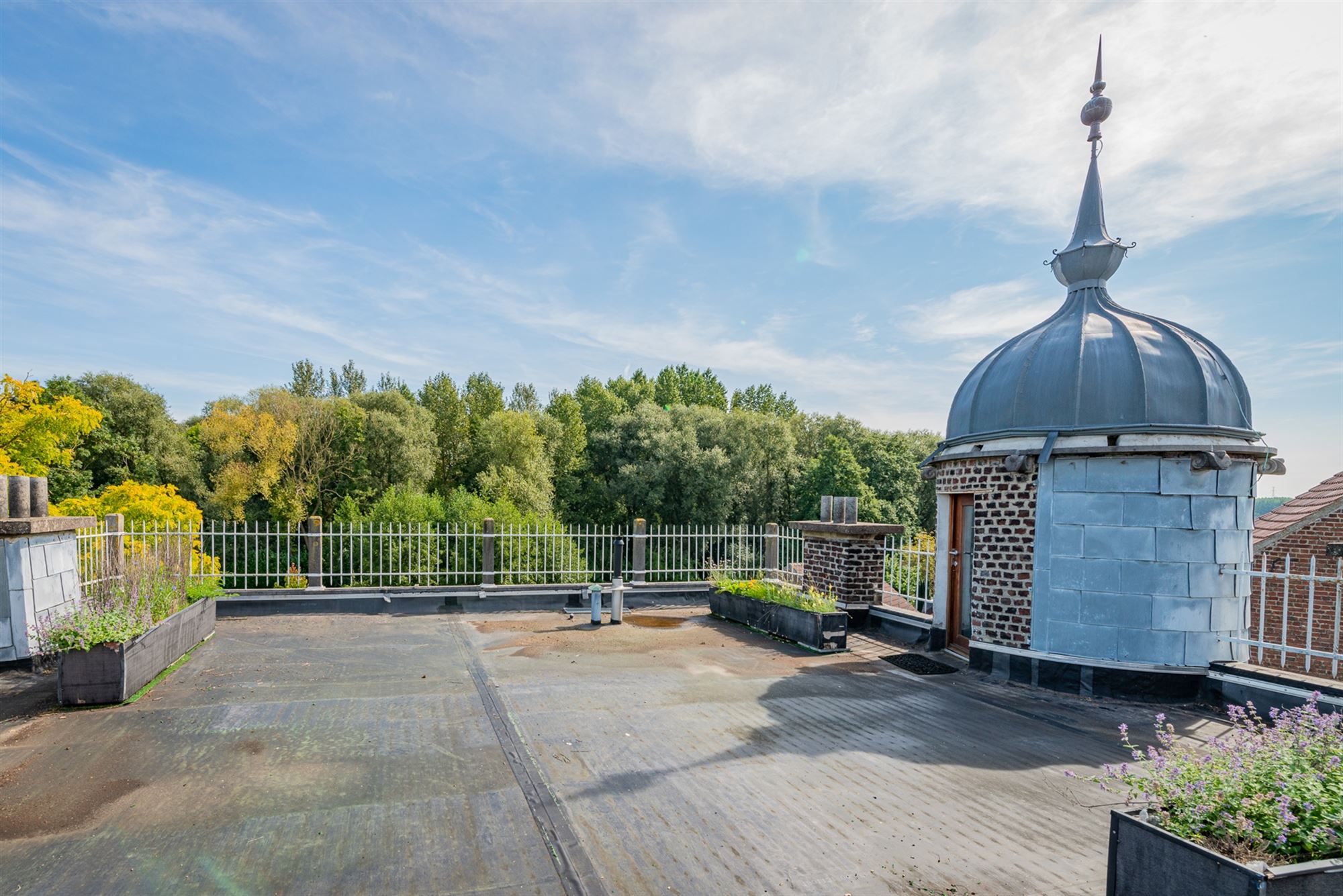 Kasteel Villa Ferrata met 3 vergunde appartementen foto 1