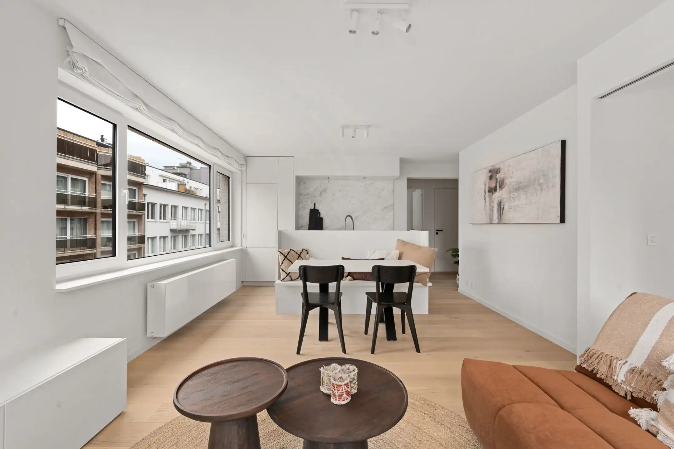 Prachtig gerenoveerd app met 2 slaapkamer centraal gelegen. foto 7