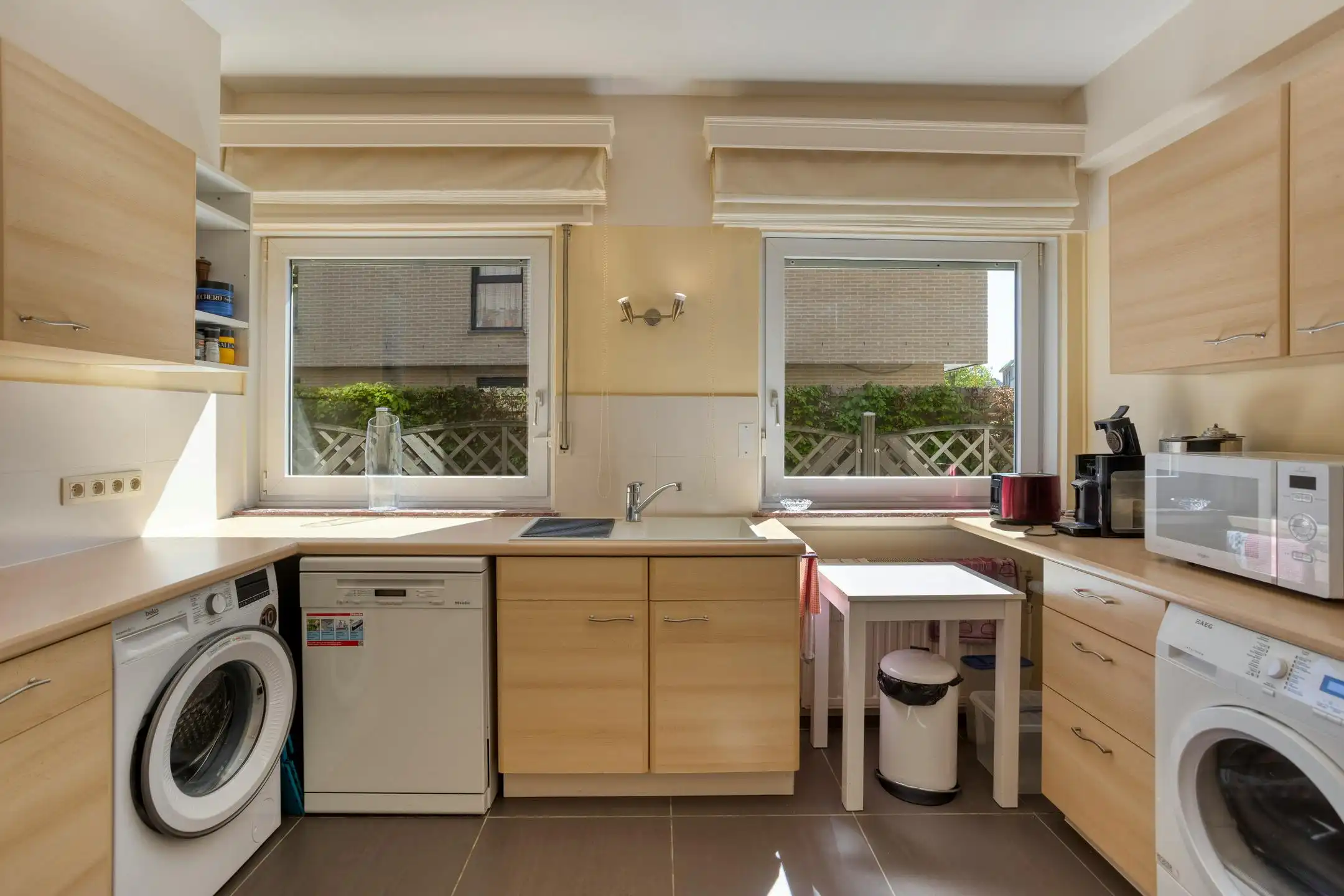 Opbrengstgebouw met 4 appartementen, tuin en parking in Strombeek-Bever foto 12