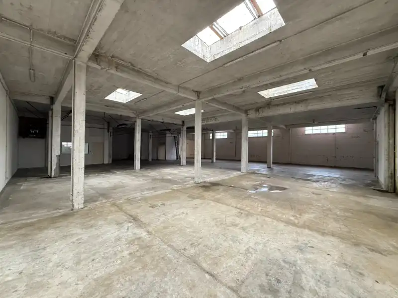 Ruime loods met tal van mogelijkheden foto 12