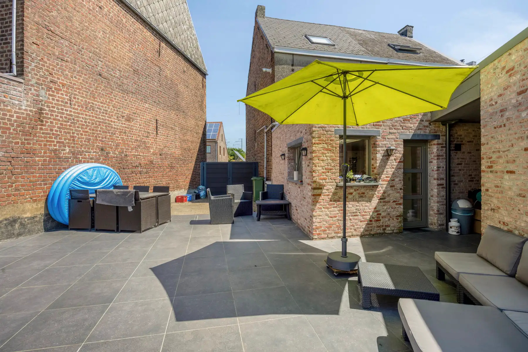 Instapklare HOB met 3 slaapkamers en aangelegde tuin foto 21