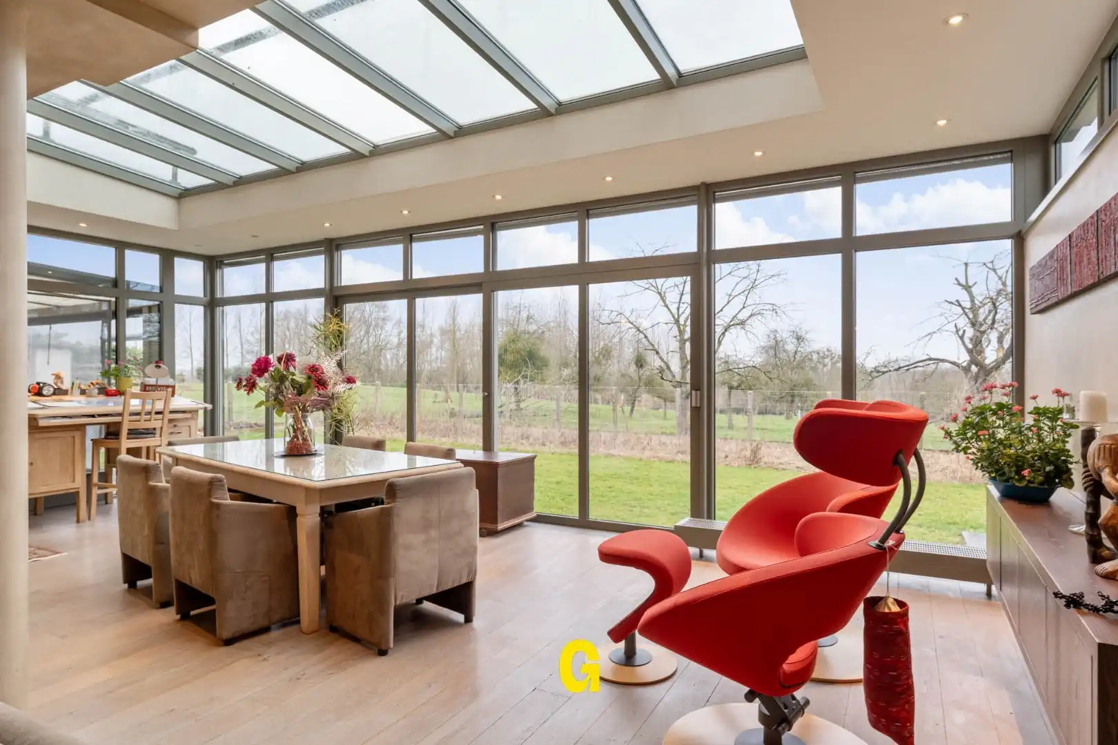 Gezellige ruime (214 m² netto) benedenwoning met drie slaapkamers, tuin en garage, met zicht op natuurgebied  foto 8