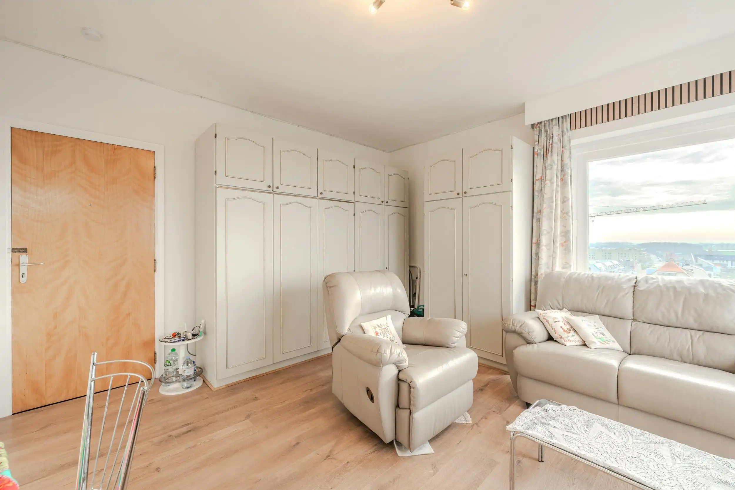 Zonnige studio met terras en open zicht ! foto 9