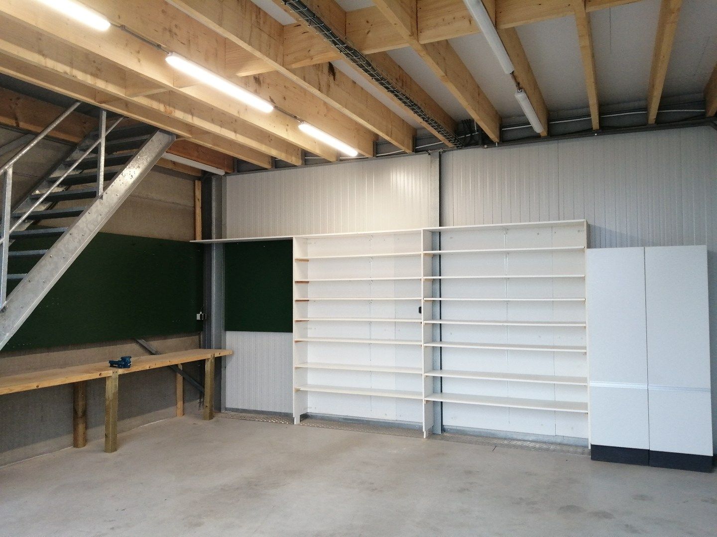 Opslagloods met verdieping te huur aan de Transitoweg in Nieuwvliet foto 6