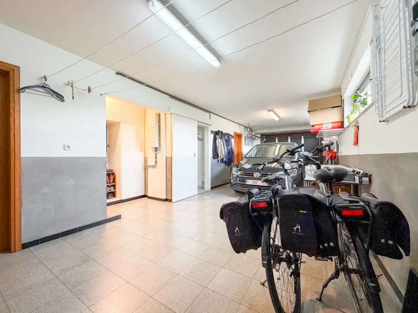 Villa op groot perceel met open zicht: 4 slaapkamers, 2 badkamers, grote tuin, topper te Torhout! foto 24