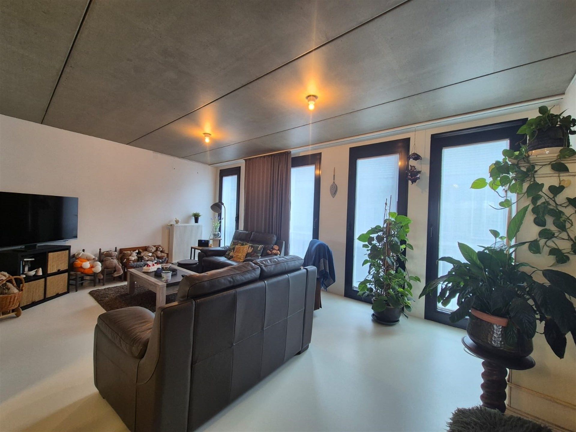 Modern exclusief appartement met terras en autostaanplaats. foto 4