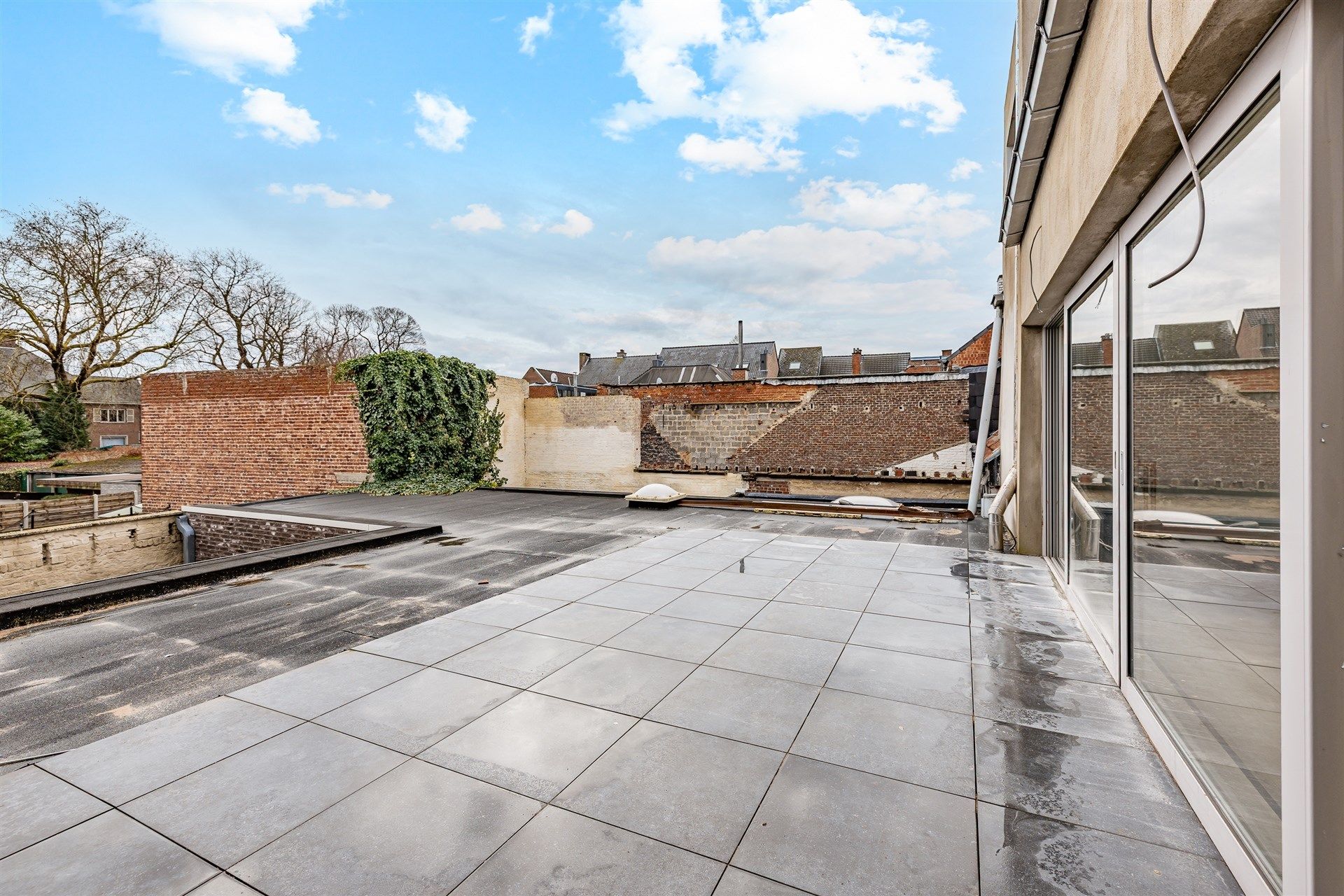 Instapklaar appartement (4 slaapkamers) in hartje Melle foto 2