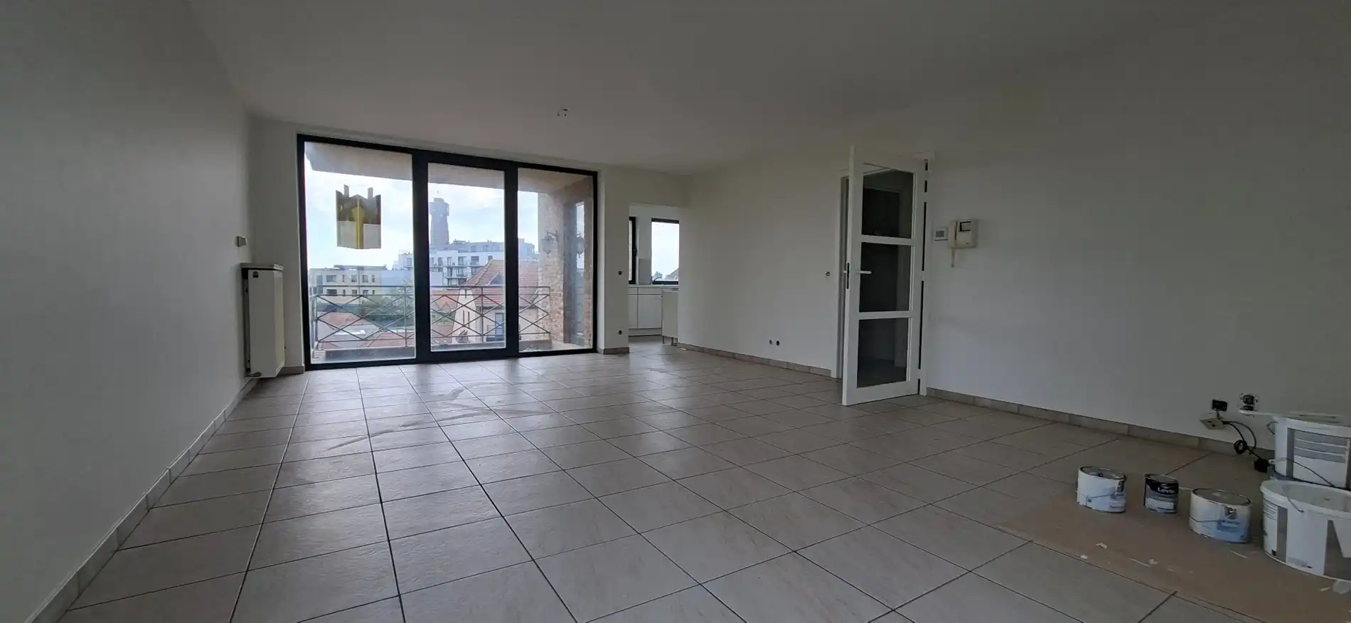 Centraal gelegen 2 kamer appartement met garage. foto 4