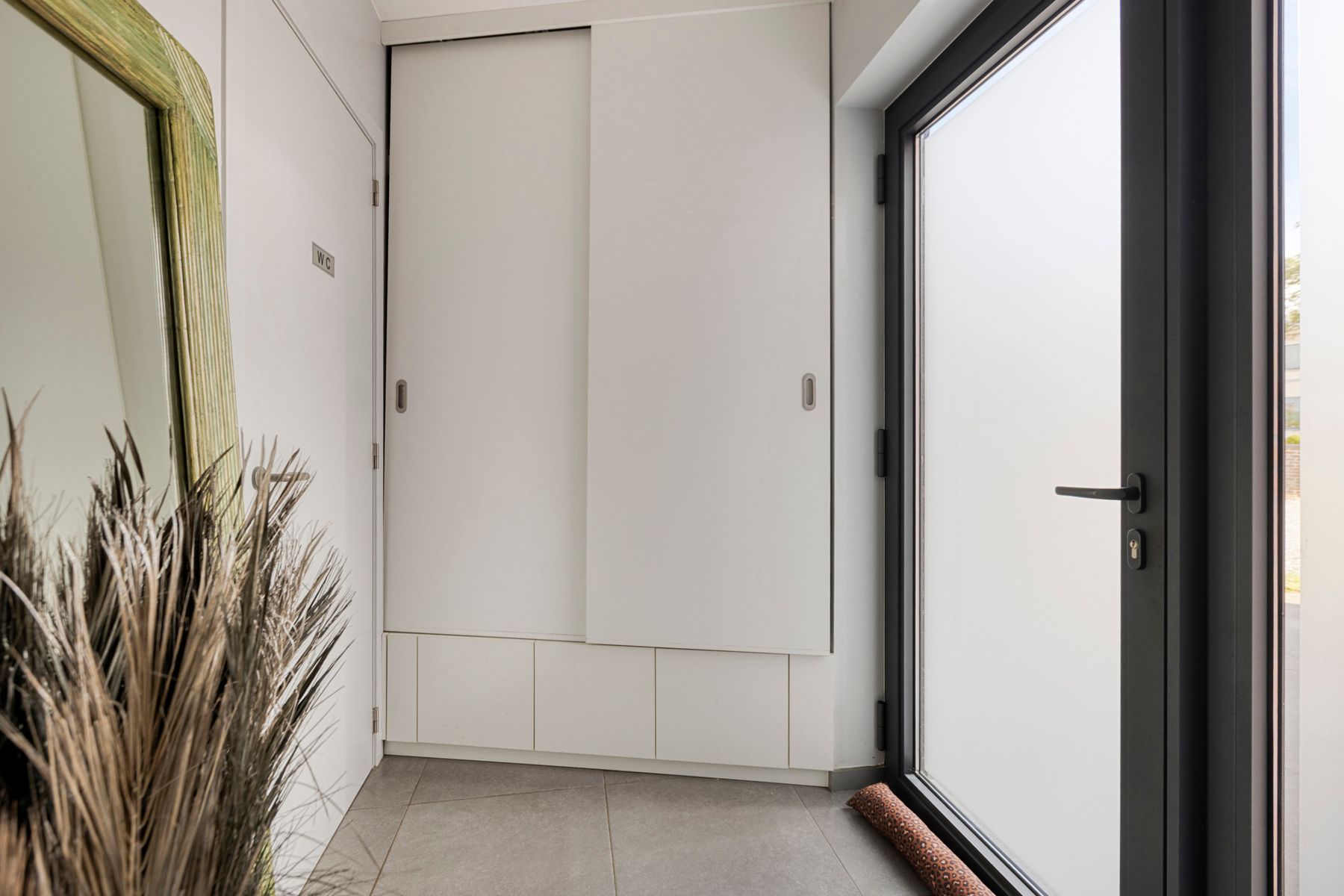 Moderne nieuwbouwwoning met 4 slaapkamers en gezellige tuin. foto 6