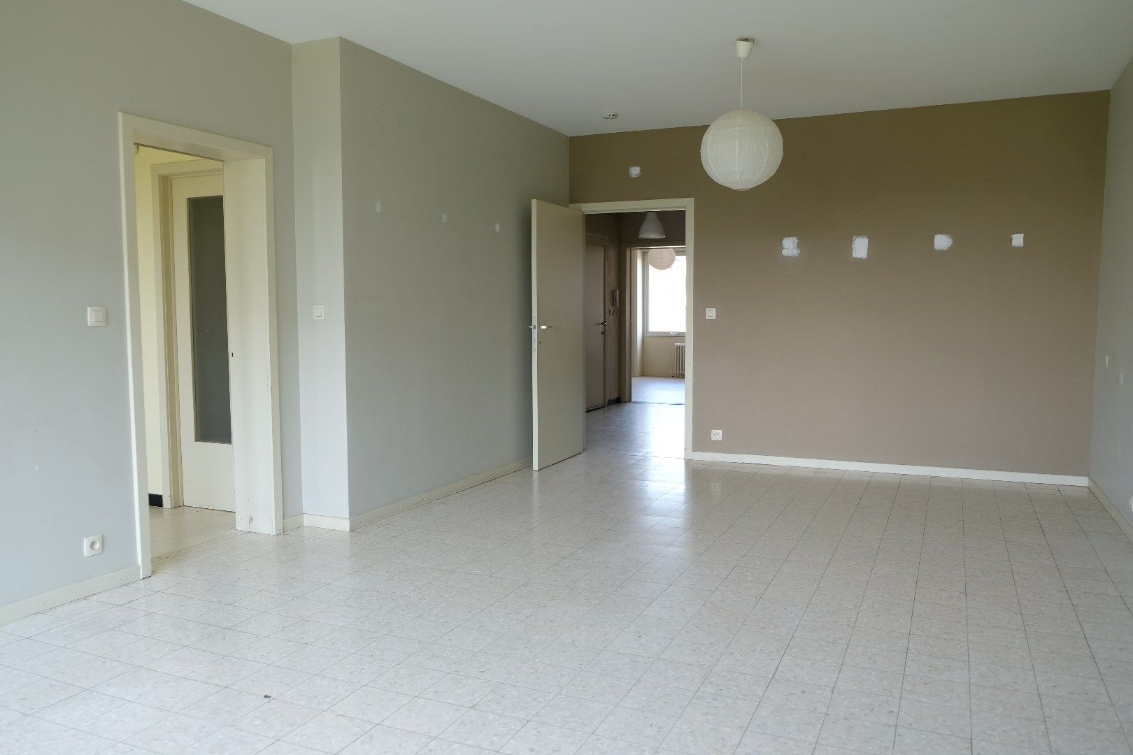 Centraal gelegen appartement met 2 slaapkamers foto 7