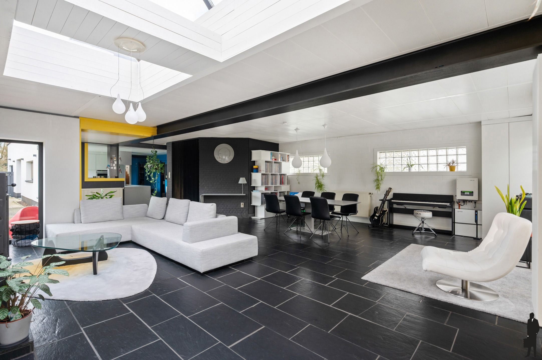 Gerenoveerde ruime woning in het centrum van Blaasveld foto {{pictureIndex}}