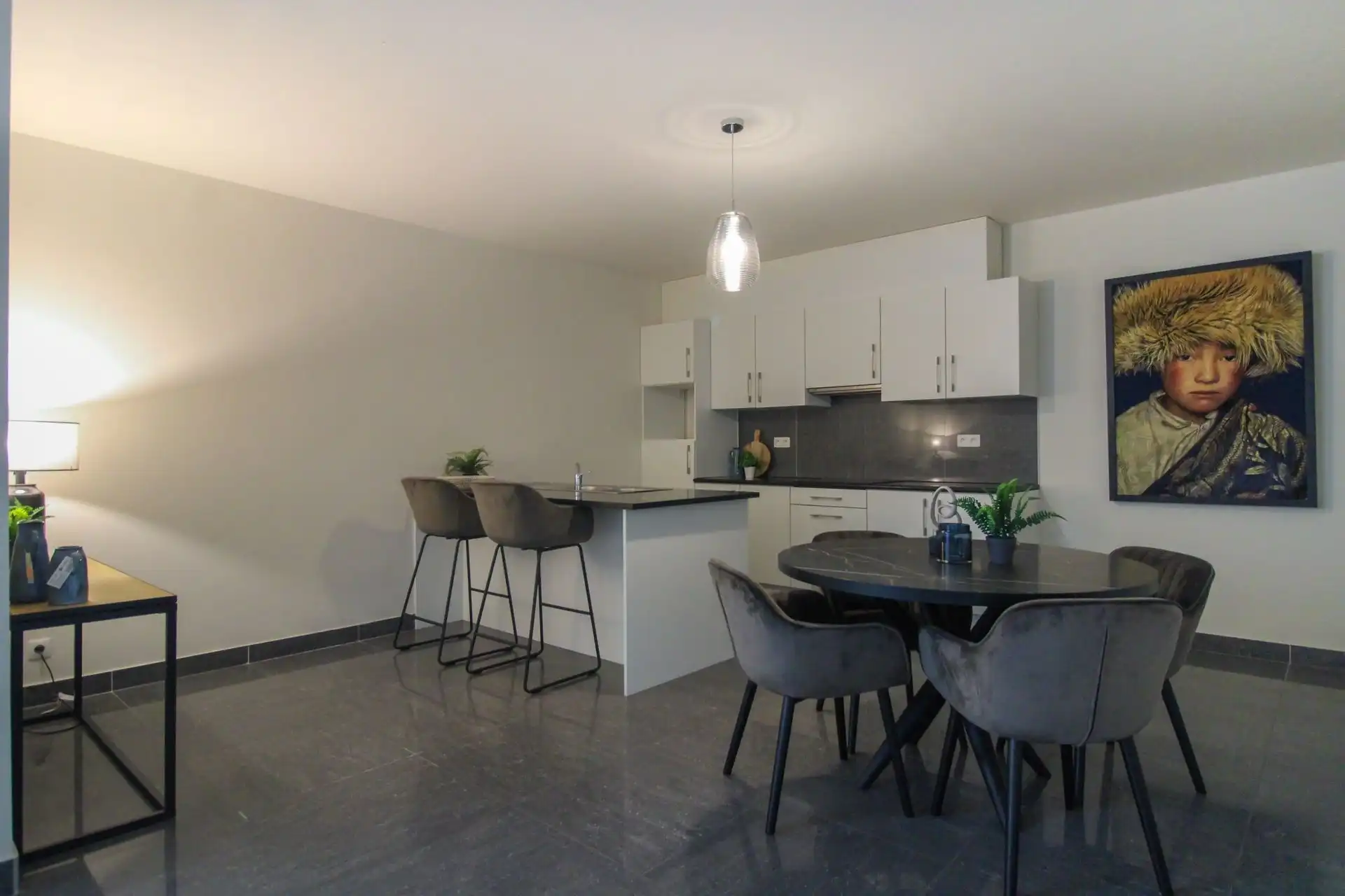 Ruime triplex met studio te koop in Opgrimbie! foto 8