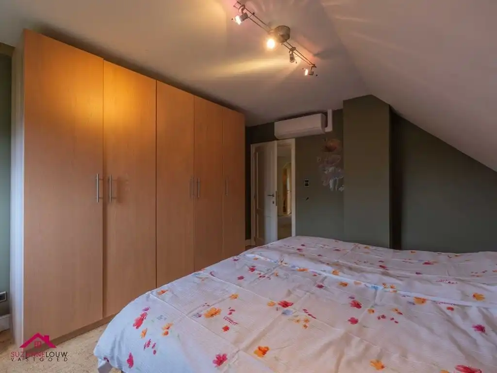 Charmante vrijstaande woning met sfeervol aangelegd terras foto 38