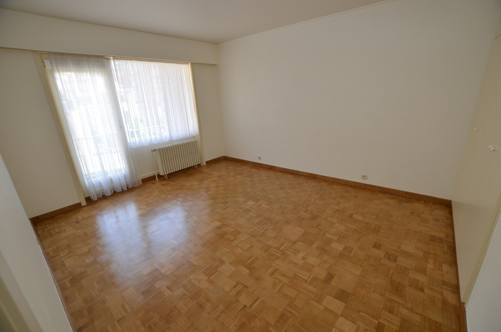 Mooi ruim, gerenoveerd appartement met open zicht foto 5