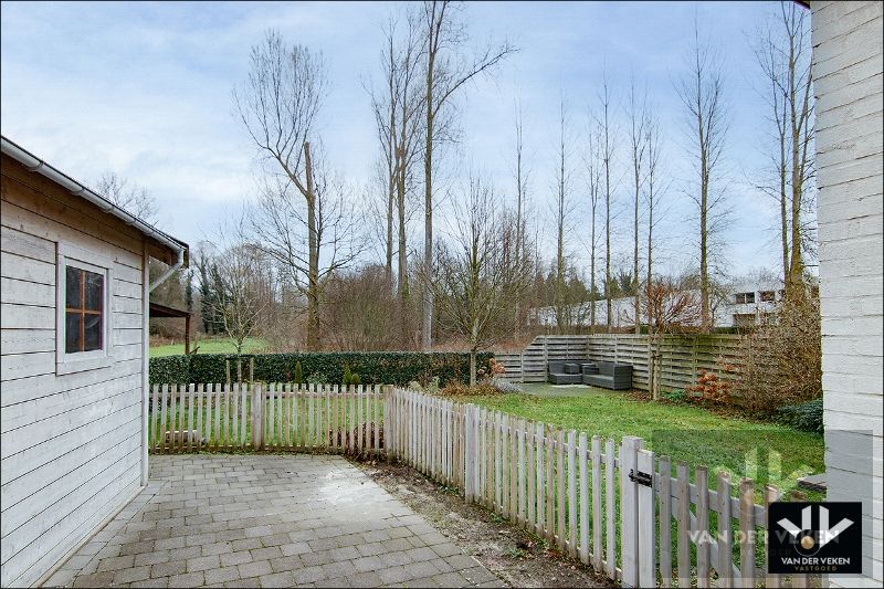 Grotendeels gerenoveerde en instapklare woning met zicht op groen! foto 13